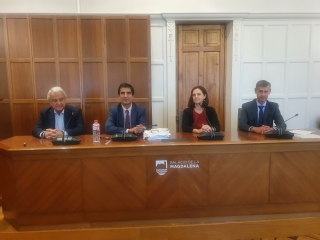 En la imagen, de izquierda a derecha: Jesús Chamorro, presidente del TSJ del Principado de Asturias; Antonio del Moral, magistrado del Tribunal Supremo; Patricia Bartolomé, magistrada decana de Torrelavega y coordinadora del curso; y José Luis López del Moral, presidente del Tribunal Superior de Justicia de Cantabria